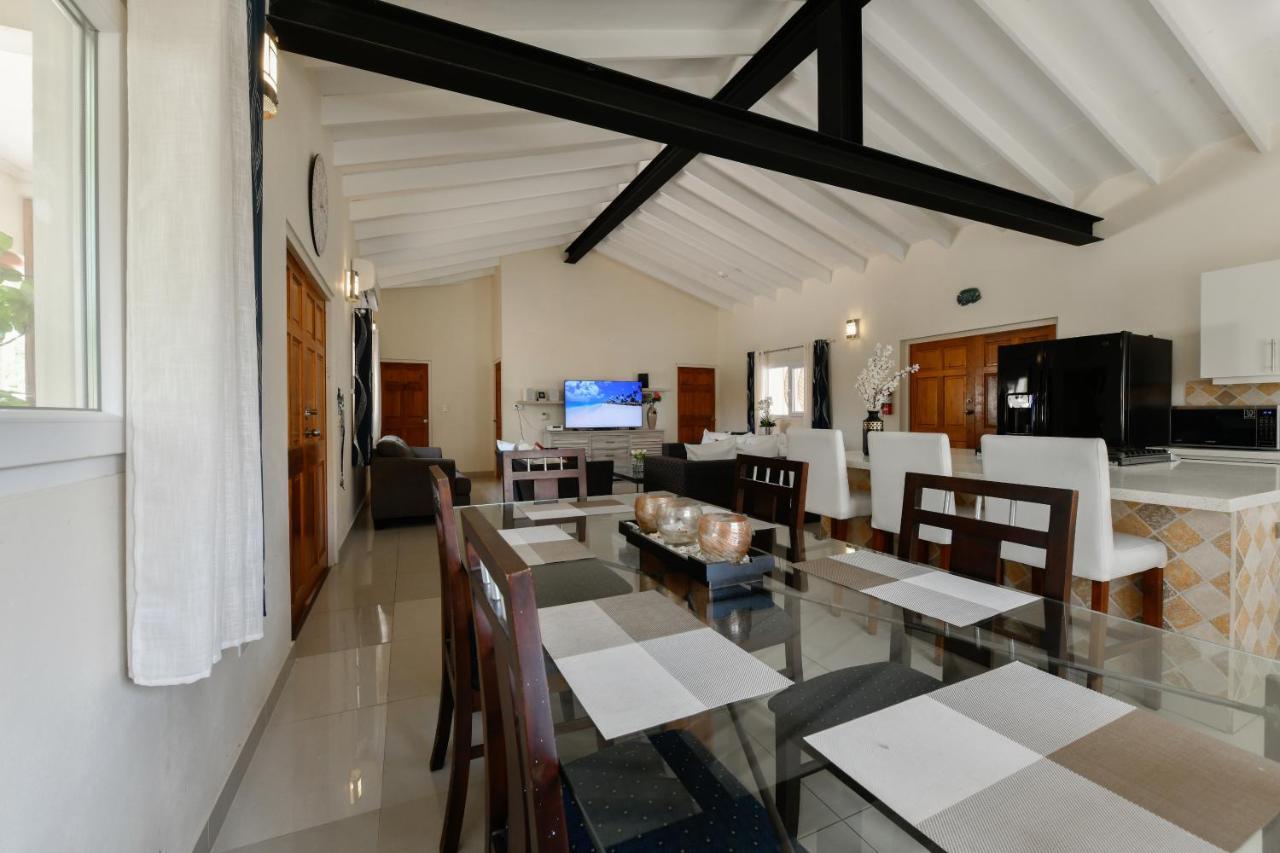 Villa Swiss Paradise With Private Pool Palm Beach Zewnętrze zdjęcie