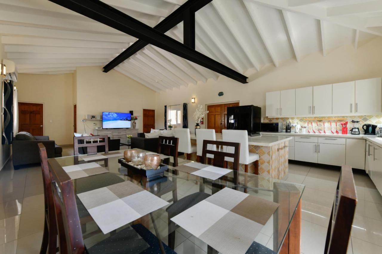 Villa Swiss Paradise With Private Pool Palm Beach Zewnętrze zdjęcie