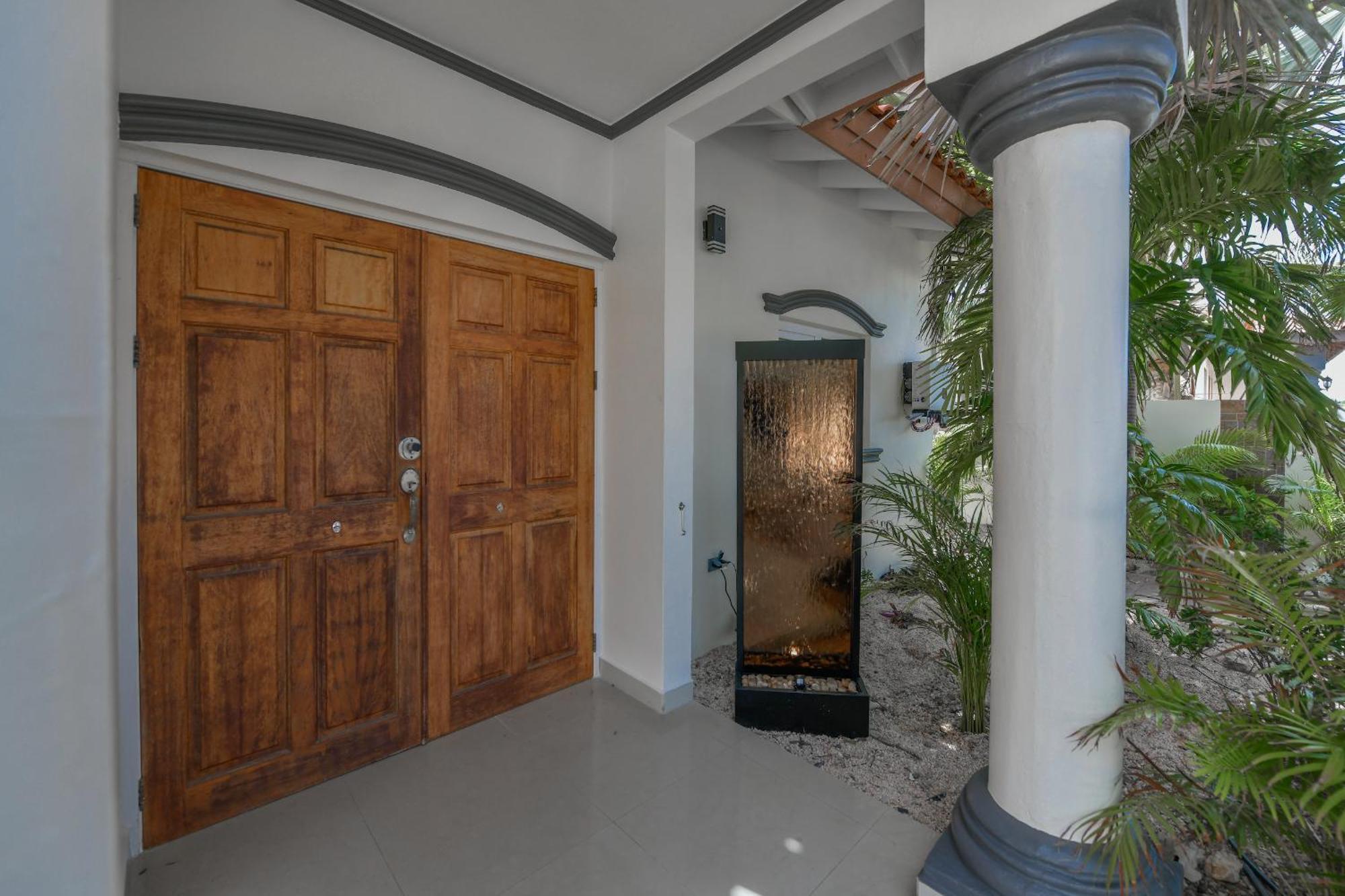 Villa Swiss Paradise With Private Pool Palm Beach Zewnętrze zdjęcie